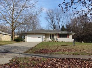 5765 Elm Hill Dr, Solon, OH 44139