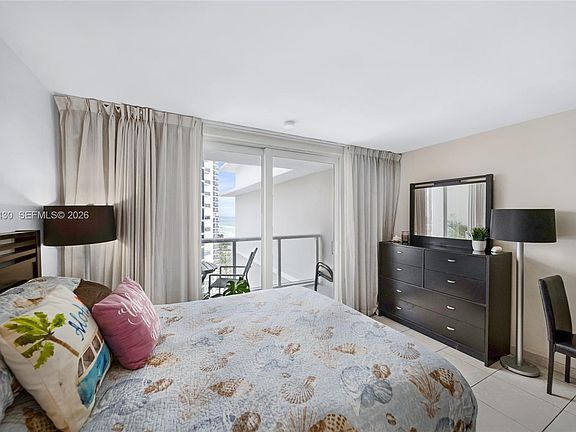 5th image of 19201 N Collins Ave #1117