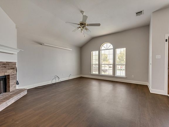 5th image of 1717 Lesli Dr