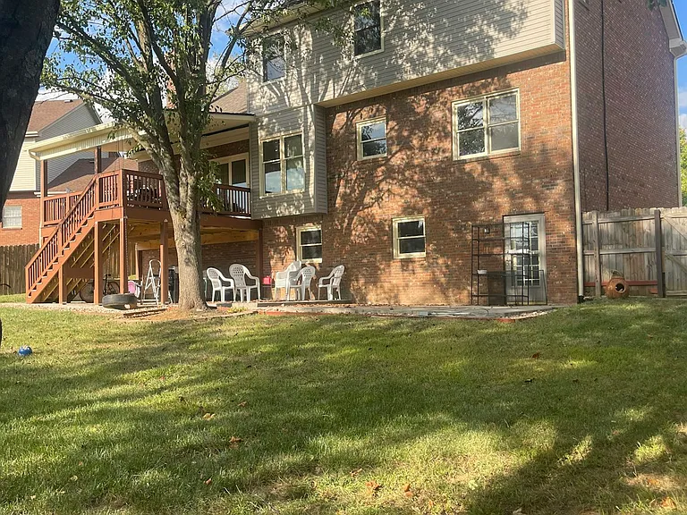 604 Emmett Creek Ln — Photo 3