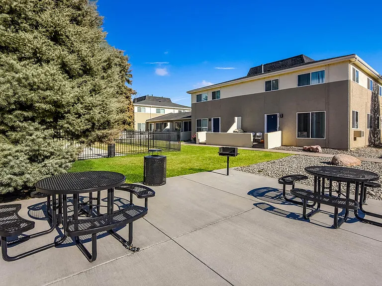 Aspen Townhomes — Photo 55