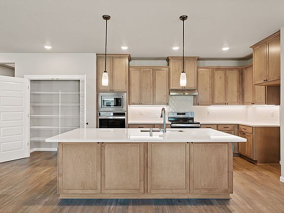 7005 S Hyton ST by Aho Construction
