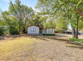 208 Wells Burnett Rd, Azle, TX 76020