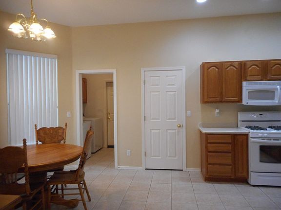 4th image of 2824 La Paloma Dr