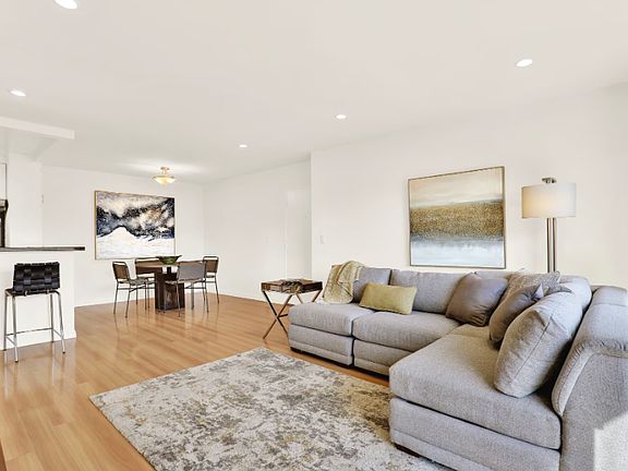 5th image of 860 S Wooster St #47b80c932