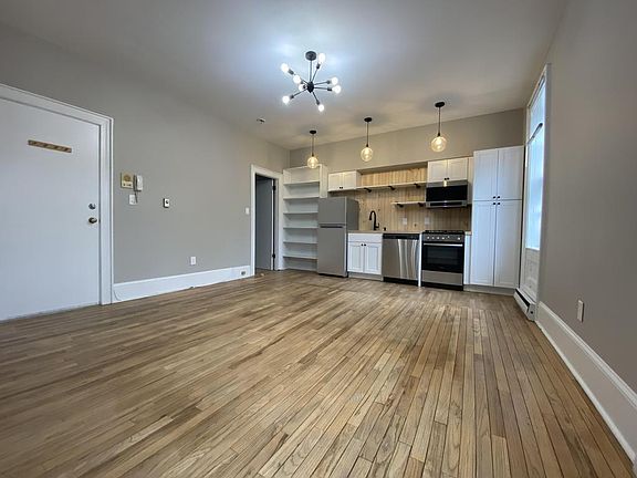 2nd image of 2105 Green St Unit 3F