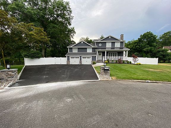 2nd image of 3 Elaine Ct