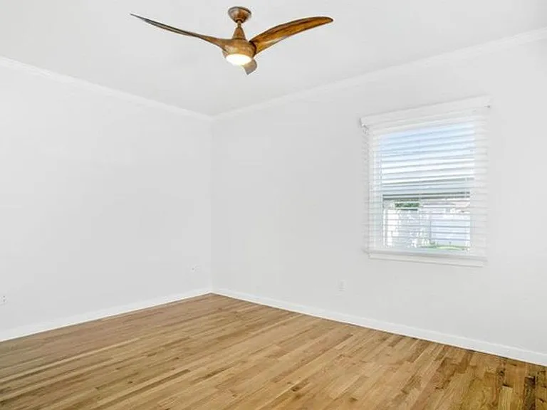226 Avenue C — Photo 23