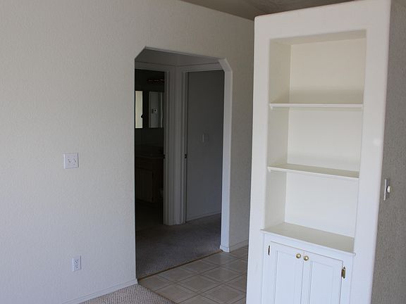 5th image of 642 S 8th St #401-404
