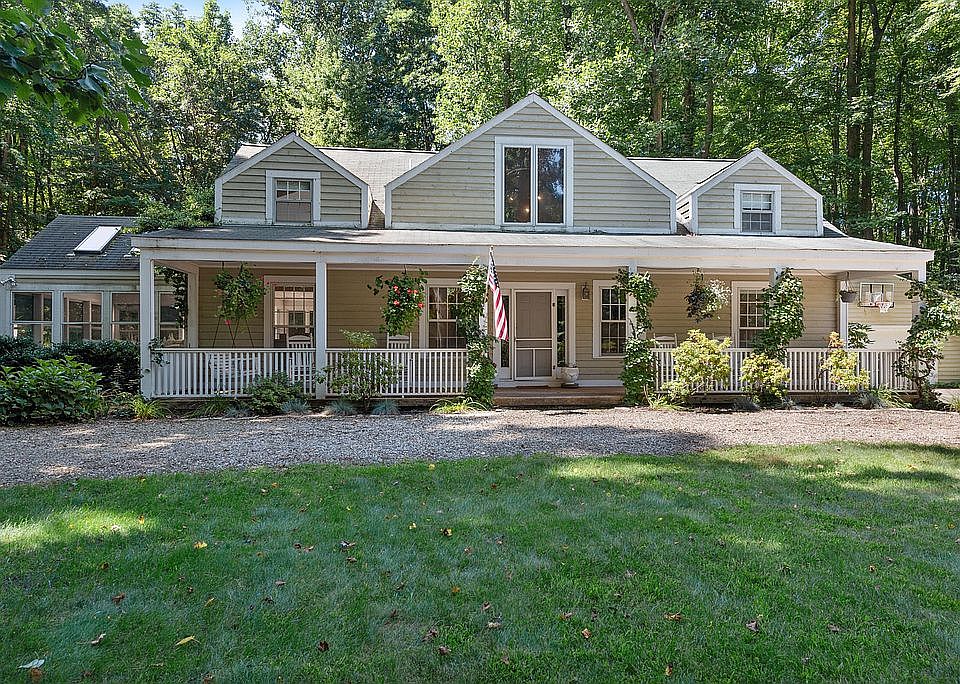 1st image of 13926 Lakewood Dr