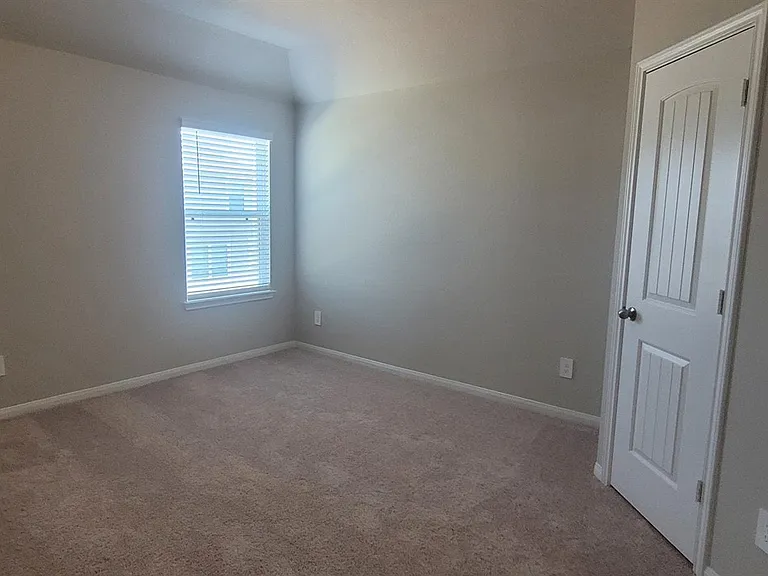 2934 Lawrence Park Ct — Photo 22