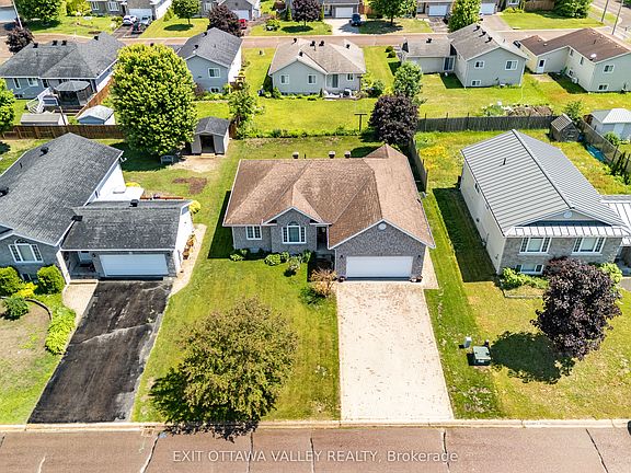 2nd image of 6 Cockcroft Cres