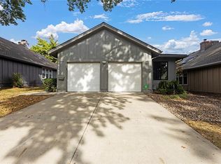 10152 Edelweiss Cir, Merriam, KS 66203