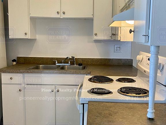 2nd image of 3115 Danzler Cir
