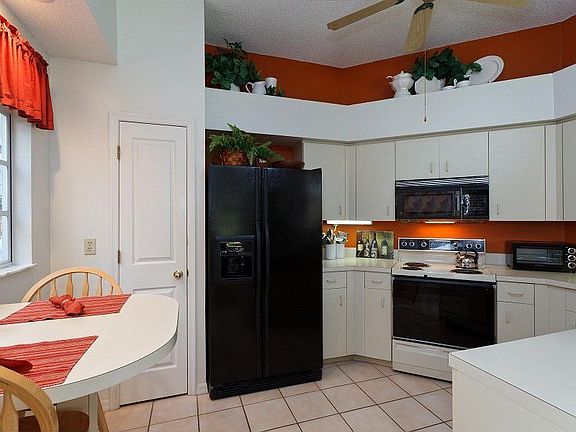 5th image of 5008 Sterling Manor Dr