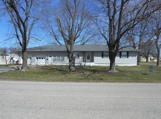 202 N Maple St, Vandalia, MO 63382