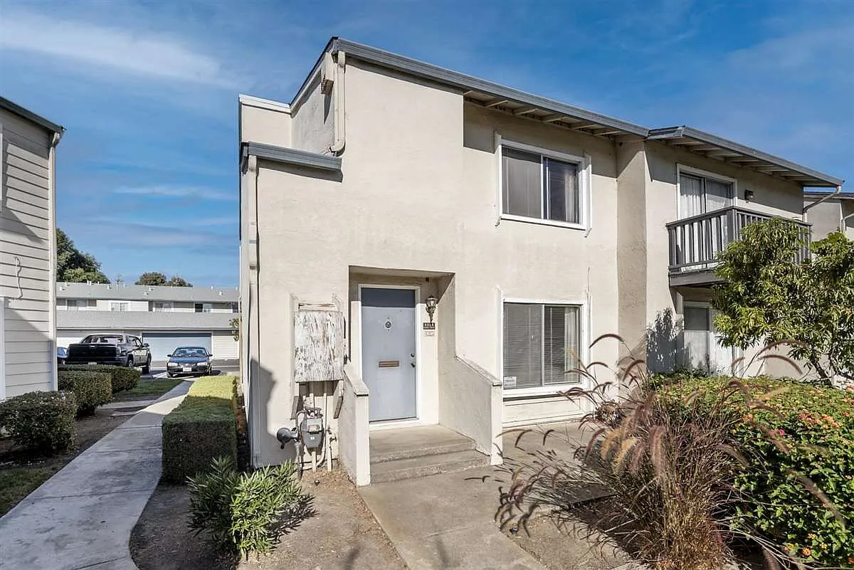 4325 Planet Cir photo 1