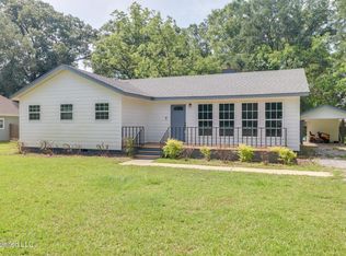 557 S Pine St, Lucedale, MS 39452