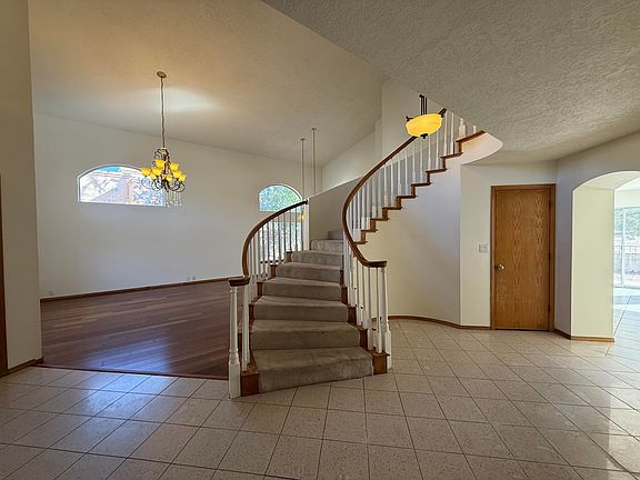 2nd image of 8212 Eagle Rock Ave NE