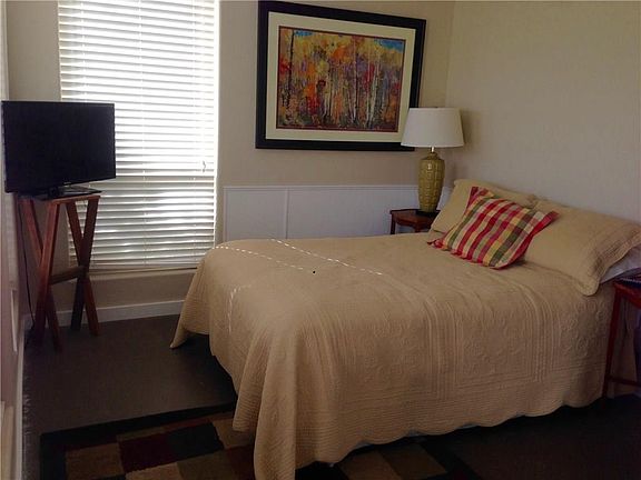 5th image of 1020 Avenue E