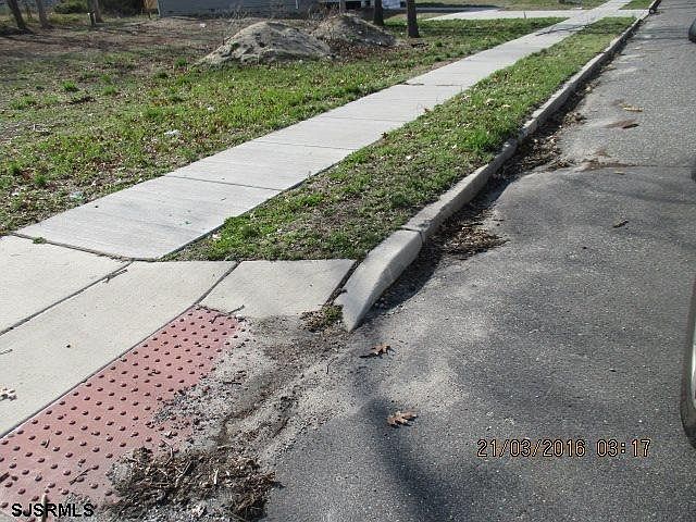 2nd image of 901 W Ashland Ave