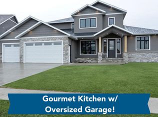207 25th Ave E, West Fargo, ND 58078