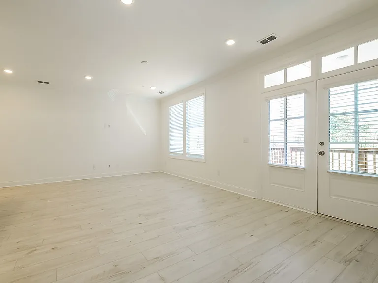 514 Alice Way #MARKET SQUARE AT SAW — Photo 9