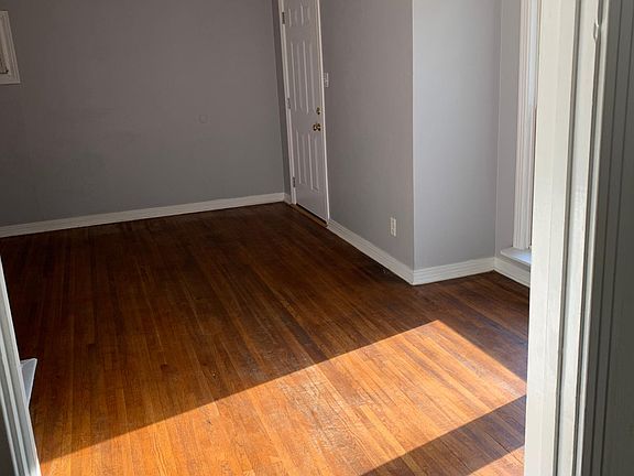 5th image of 4928 Roanoke St