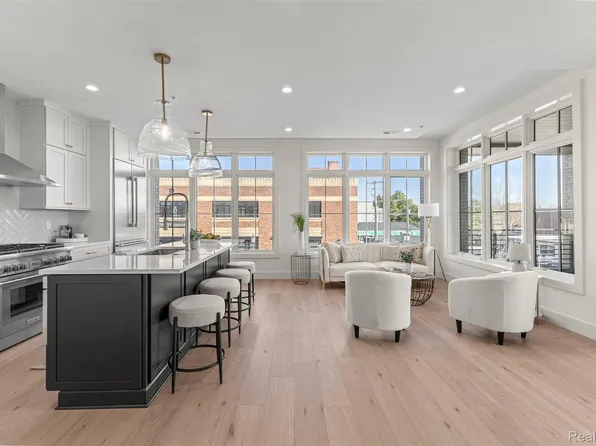 156 N Center St Unit 301, Northville, MI 48167