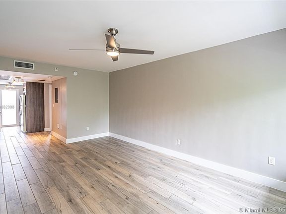 2nd image of 942 Lenox Ave APT 1