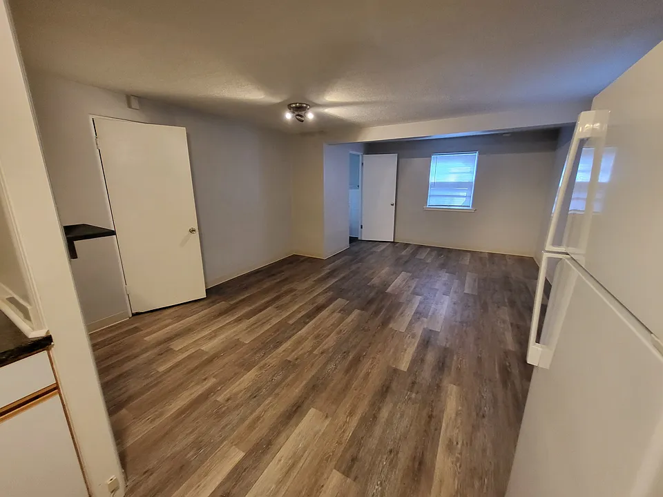 1835 D St #7