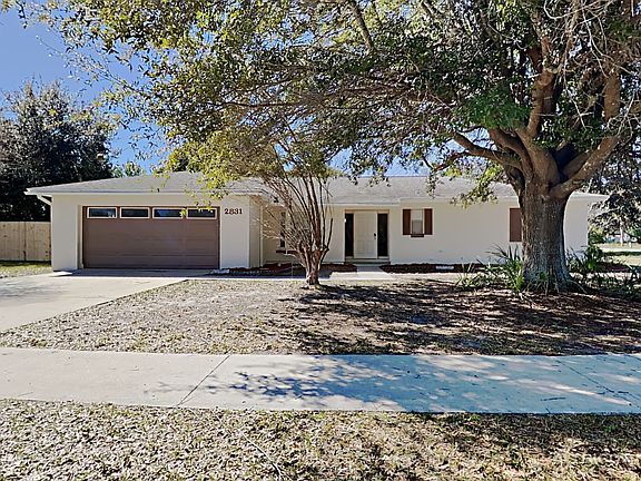 2nd image of 2831 Hayes Ln