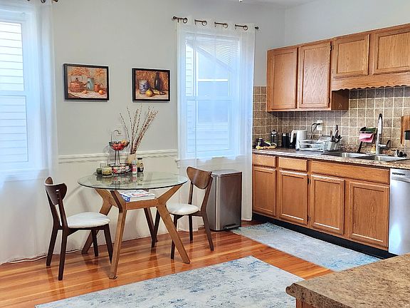 4th image of 66 Chestnut St #2