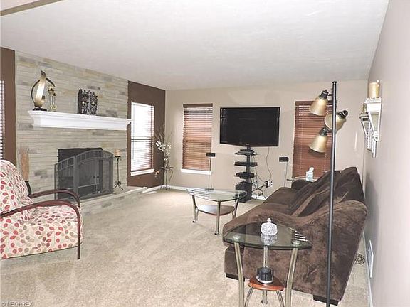 2nd image of 4483 Lockmoor Ln