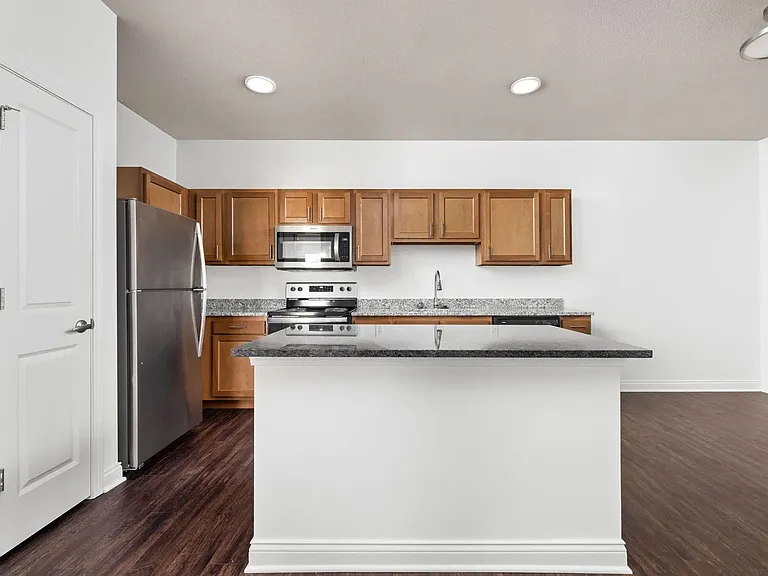 Union Club Apartments — Photo 14
