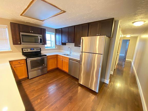 4th image of 40-42 Chittenden Ave #40-3