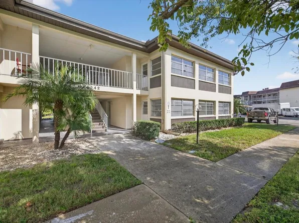 5242 Opal Ln Unit 207, New Port Richey, FL 34652