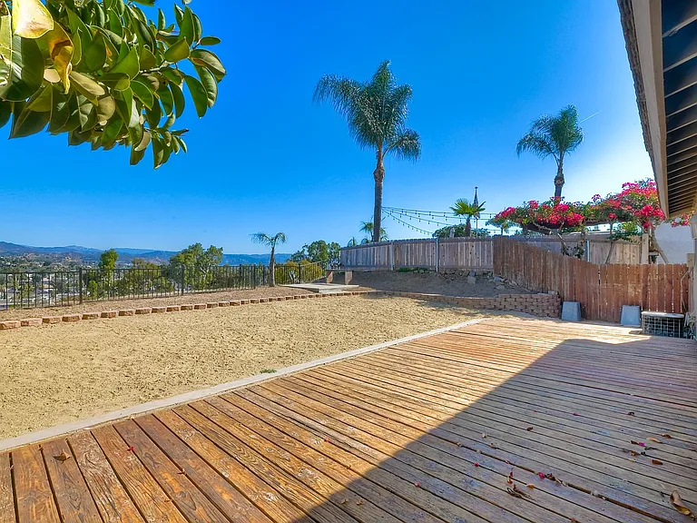 1252 Soria Gln — Photo 31