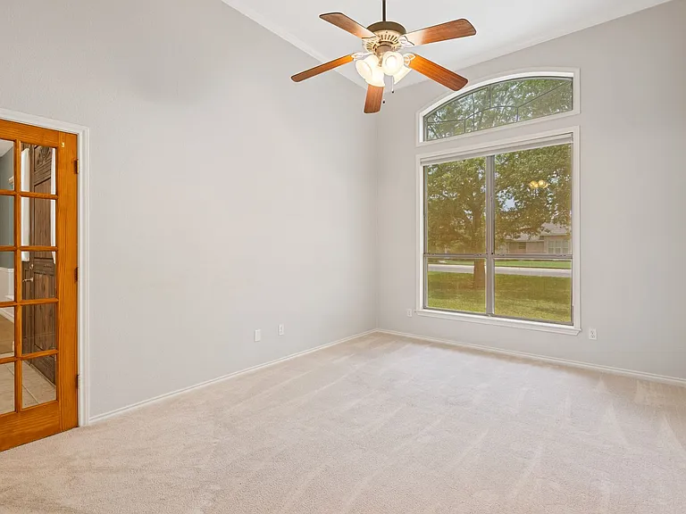 307 Echo Valley Dr — Photo 4