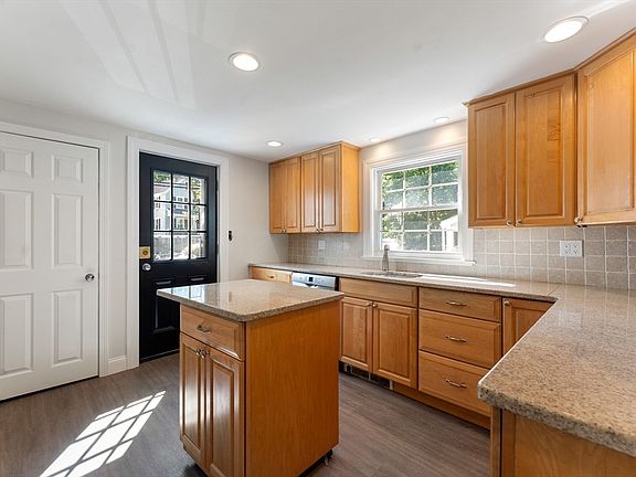 3rd image of 37 Cedar St #37