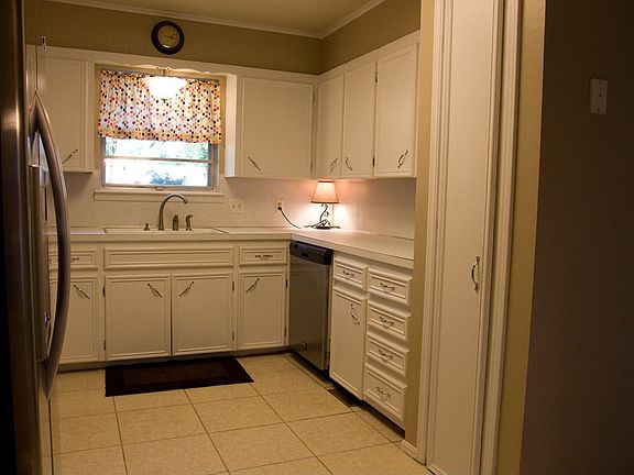 Kitchen: new appliances stay