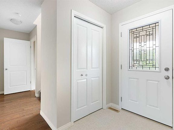 2nd image of 16 S Fireside Way