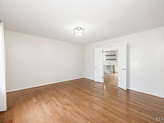 5th image of 914 Reiss Rd