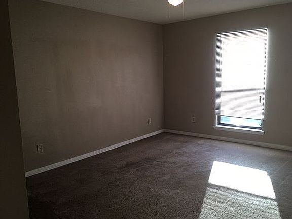 3rd image of 1720 Debby Ave APT A