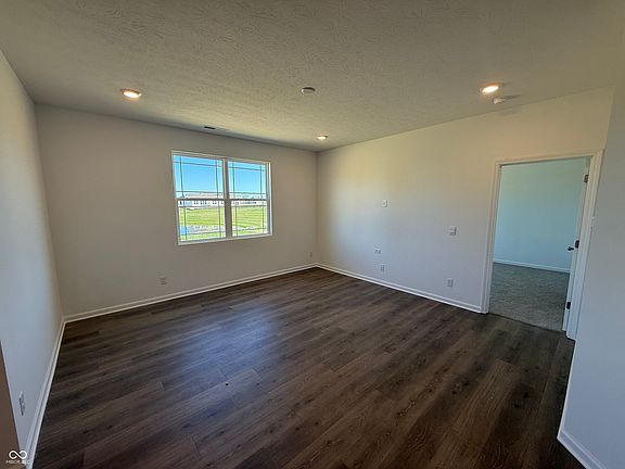 5th image of 2076 Quail West Dr