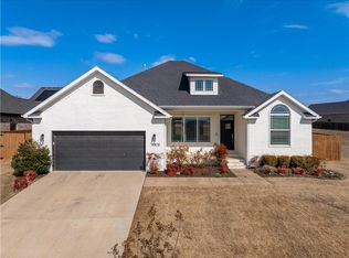 4828 W Townbridge Dr, Fayetteville, AR 72704
