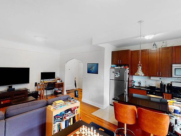 3rd image of 59-11 Queens Blvd #5J