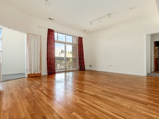 1935 S Archer Ave #215 — Photo 12