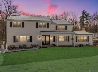 9 Twixt Hills Rd, Ridgefield, CT 06877