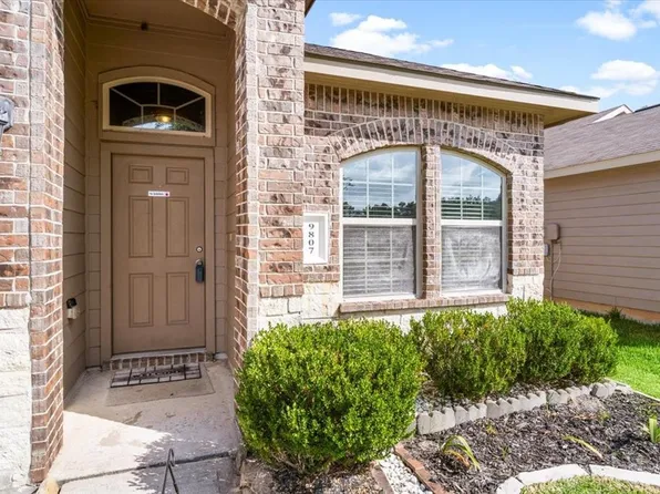 9807 Gulfstream Drive, Conroe, TX 77303